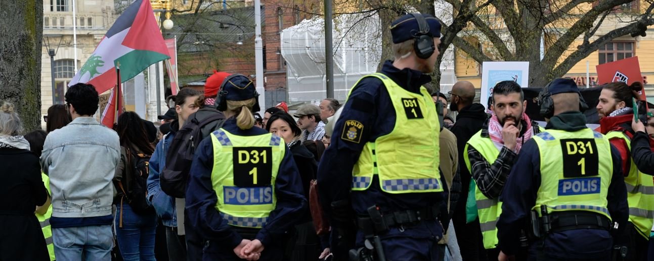 Bild Salle - Första maj är en sinnessjukdom - Ett politiskt haveri.