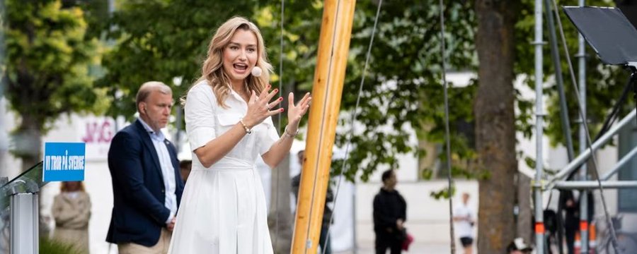 Ebba Busch begravde woke